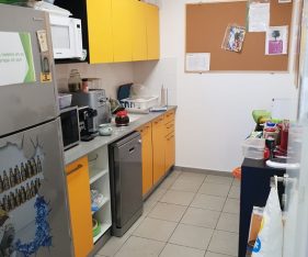 באזור התעשייה פולג, 200 מר משרד מעוצב להשכרה