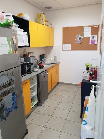 באזור התעשייה פולג, 200 מר משרד מעוצב להשכרה
