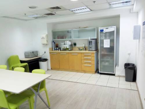 משרד מעולה צמוד לרכבת