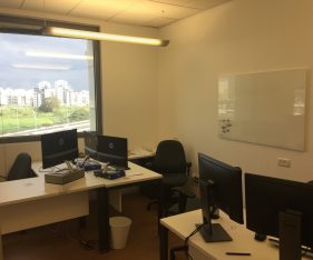 חדר במשרד להשכרה ברעננה