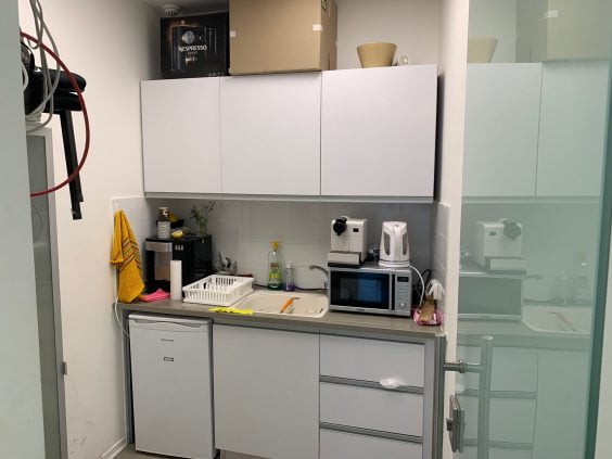 מטבחון במשרדים להשכרה