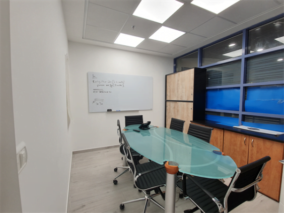 חדר ישיבות במשרד להשכרה במרכז העיר ירושלים