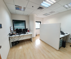 עמדות עבודה במשרד בהר החוצבים