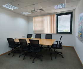 חדר ישיבות במשרד להשכרה בהר החוצבים ירושלים