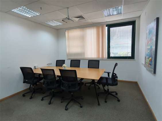 חדר ישיבות במשרד להשכרה בהר החוצבים ירושלים