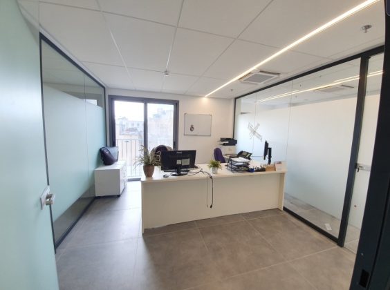 קומות להשכרה במרכז ירושלים - חדר עבודה