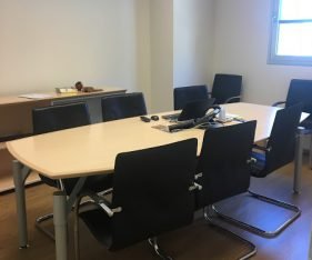חדר ישיבות במשרד למכירה בפתח תקווה