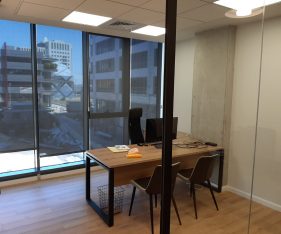 משרדים להשכרה ברעננה - עמדות עבודה