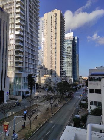 משרד להשכרה עם נוף לשדרה בלב תל אביב