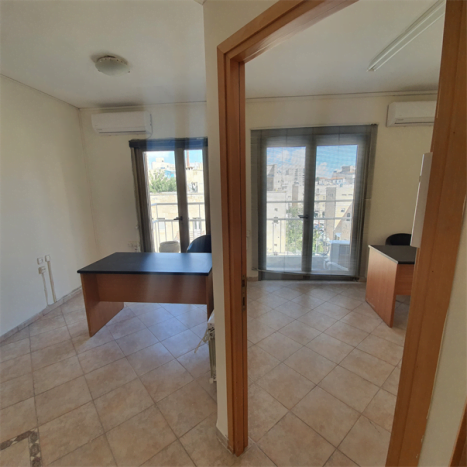 משרד להשכרה בירושלים כולל 3 חדרים גדולים