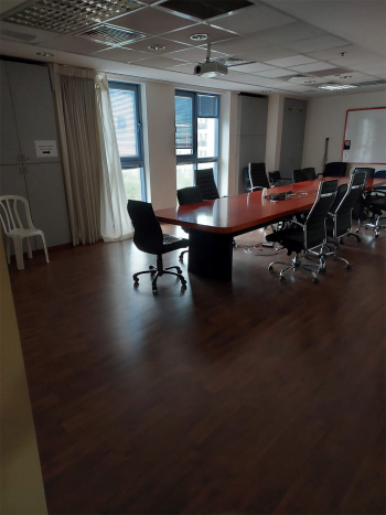 שטח של 1500 מ' להשכרה ברמת גמר גבוהה מחולק לחדרים