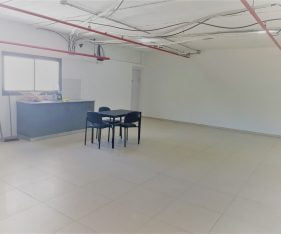 להשכרה מבנה חדיש ומשופץ בנשר