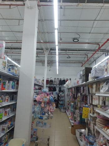 נכס לשימושי מסחר/ תעשייה הכולל רצפת אפוקסי, ספרינקלרים, מיזוג, מעלון חיצוני לגלריה ועוד