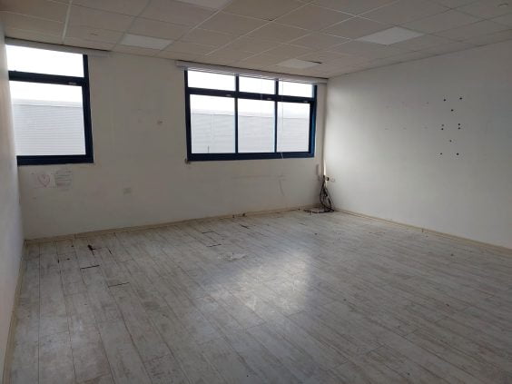 שטח אחסנה למכירה ביבנה - מבני תעשייה לוגיסטיקה ומחסנים להשכרה