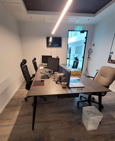 ריהוט מלא, Plug & Play