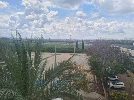 400 מ