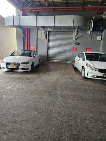 משרדים מסודרים בקומת הקרקע + גלריה + 3 חניות צמודות