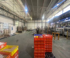 הנכס מחולק באופן נוח למספר משרדים, מטבחון ושירותים