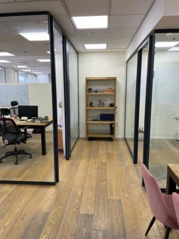 מחולקים בצורה נוחה לאופן ספייס, אזור המתנה ומספר משרדים