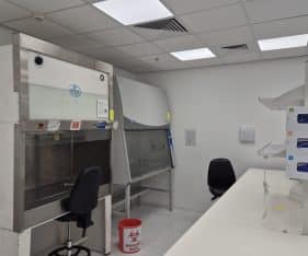 הנכס ממוקם בבניין חדש, עם שומר בכניסה בכל שעות היום