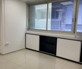 ניתן לחבר משרדים הנמצאים באותה הקומה, גם הם באותו הגודל