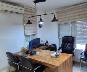 100 מר יחידת משרדים עצמאית בהזדמנות בלב בית שמש