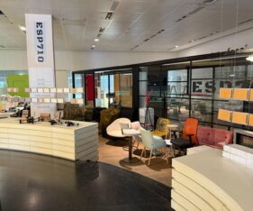 משולב ב 4 משרדים, חלל וחדר ישיבות.