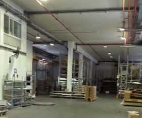 גישה נוחה לכל המשאיות פריקה וטעינה