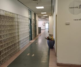 אולם אחסנה למכירה