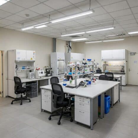 OPENSPACE40עמדות,5משרדים,חדר ישיבות