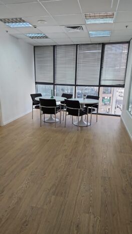 משרד מרשים להשכרה במתחם הבורסה
