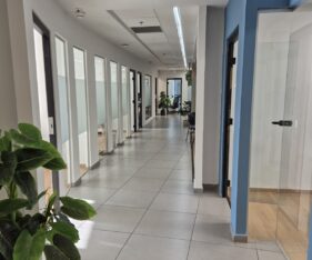 בקרבת רכבת קלה רכבת ארצית ותחבצ