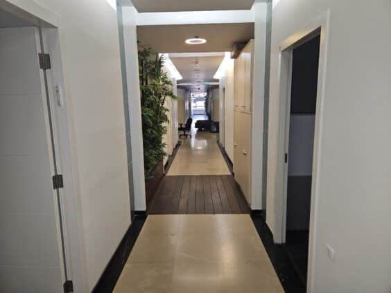 3,450 מר לוגיסטי