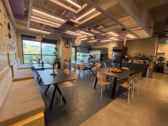 בגמר מלא (בסגנון חדשני) עם כל הציוד