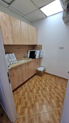 משרד במיקום מרכזי 65 מר