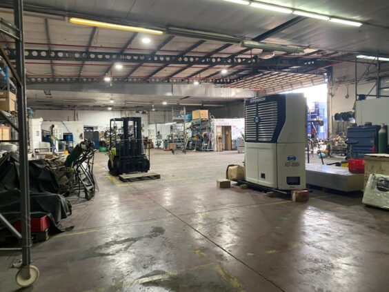 730 מר עם חצר עצמאית ומשרדים