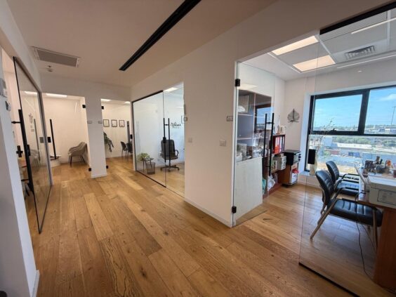 עיצוב חדשני, מואר, ברמת גימור גבוהה ביותר