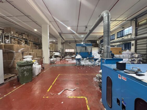 שטח קרקע ש 1000 מטר בבניין עצמאי