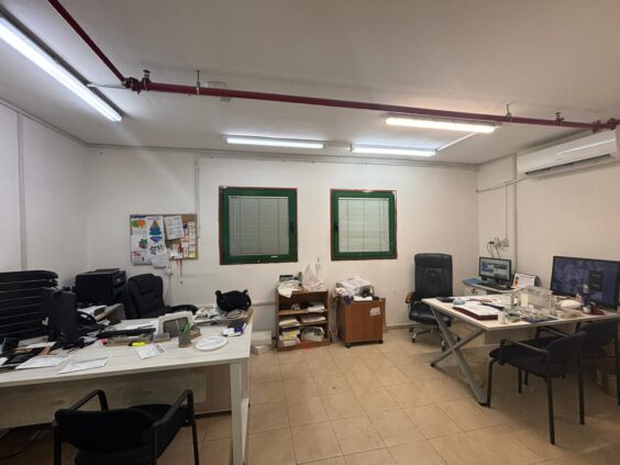 מבנה לוגיסטי להשכרה בעמק חפר