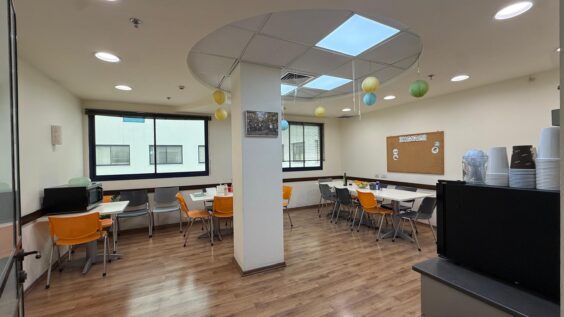 קומה עצמאית ובגישה בלעדית לבעל הנכס