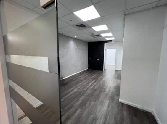 משרד 70 מר במיקום מרכזי בנשר