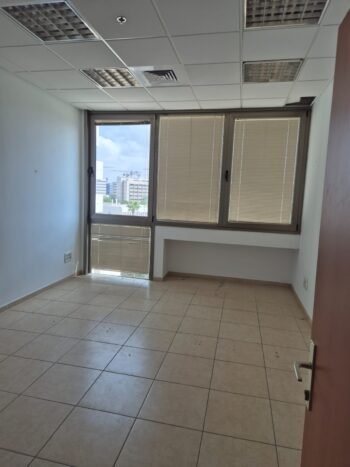 117 מר משרד עם חנייה רחבה קרובה