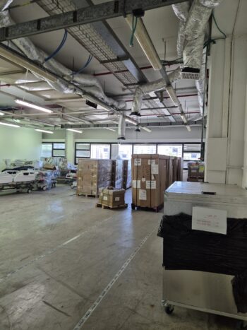 נגיש למשאיות, 3 כניסות נפרדות לנכס, קיימת מערכת מיזוג