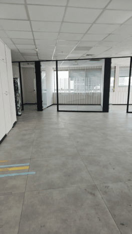 חניין עצום ל100 מכוניות וגג ומרפסות עם נוף לפארק