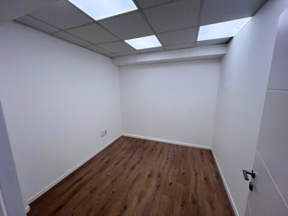 משרד 60 מר במרכז זכרון יעקב