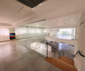 מבנה תעשייתי למכירה בצ'ק פוסט