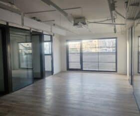 במרכז המסחרי של היישוב