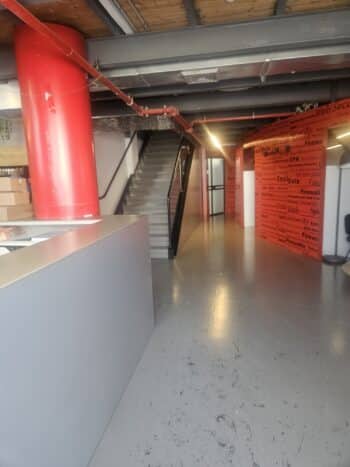 אופציה להשכרת חניות בבניין