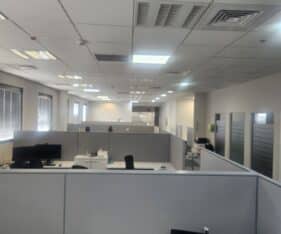 משרד בחלוקת משרדים מוארים, אופן ספייס ומרפסת מפנקת