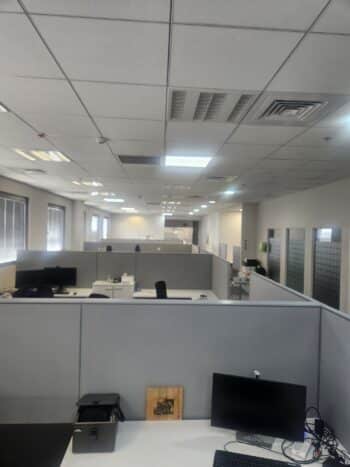 משרד בחלוקת משרדים מוארים, אופן ספייס ומרפסת מפנקת